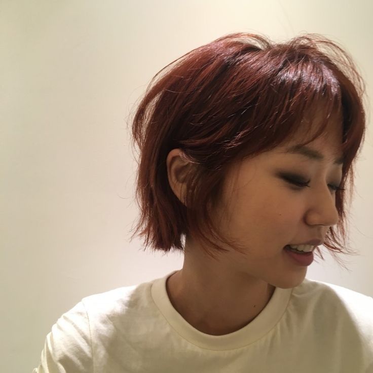 Short Hair Flipped Out Ends, Short Red Brown Hair, Red Hair Color Ideas, Pixie Haircut Ideas, Asian Short Hair, Hair Inspiration Short, Hair Stylies, Haircuts Straight Hair, Short Hair With Bangs