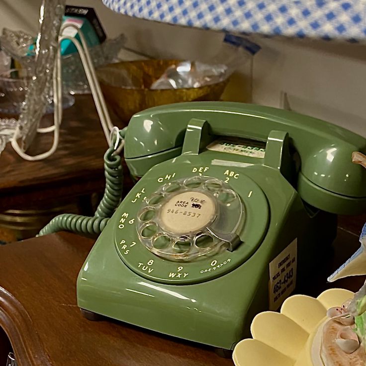 antique vintage mint green phone Vintage Phones Aesthetic, Old Phones Aesthetic, 2000s Telephone, 80s Phone Aesthetic, Rotary Phone Aesthetic, Old Telephone Aesthetic, Retro Phone Aesthetic, Vintage Telephone Aesthetic, Vintage Phone Aesthetic