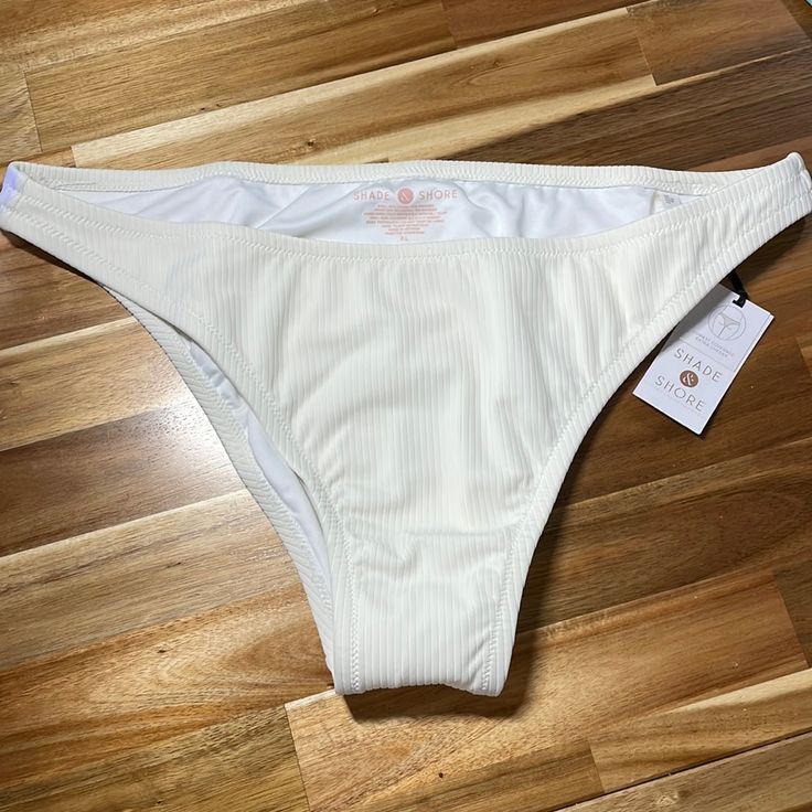 Shade & Shore Bikini Bottom/ Color Cream/ Size Xl (16-18). New Whit Tags. Black And White Swimsuit, Shades For Women, Cheeky Bikinis, Lingerie, Cream, Tags, Color