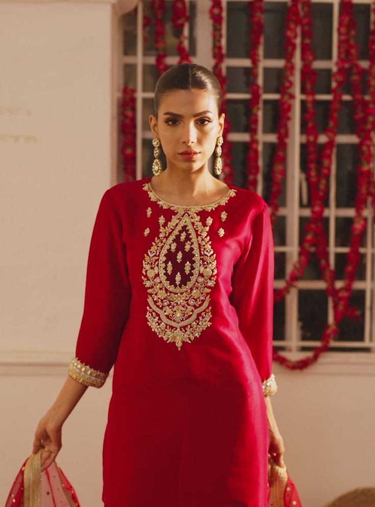 Hayam – Zainab Chottani International Zainab Chottani, Vibrant Gradient, Western Dresses For Women, Elegant Look, How To Iron Clothes, Silk Dupatta, Matching Pants, Silk Pants, Western Dresses