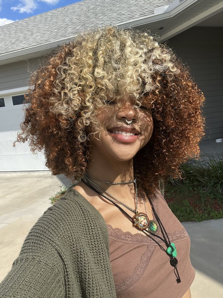 Curly Hair With Colored Bangs, Color Hair Ideas Curly, Multi Colored Natural Hair, Different Natural Hair Colors, Coily Hair Dye Ideas, Afro Hairstyles Color, Curly Halo Hair Dye, 4a Dyed Hair, Hair Dye Combos Black Women