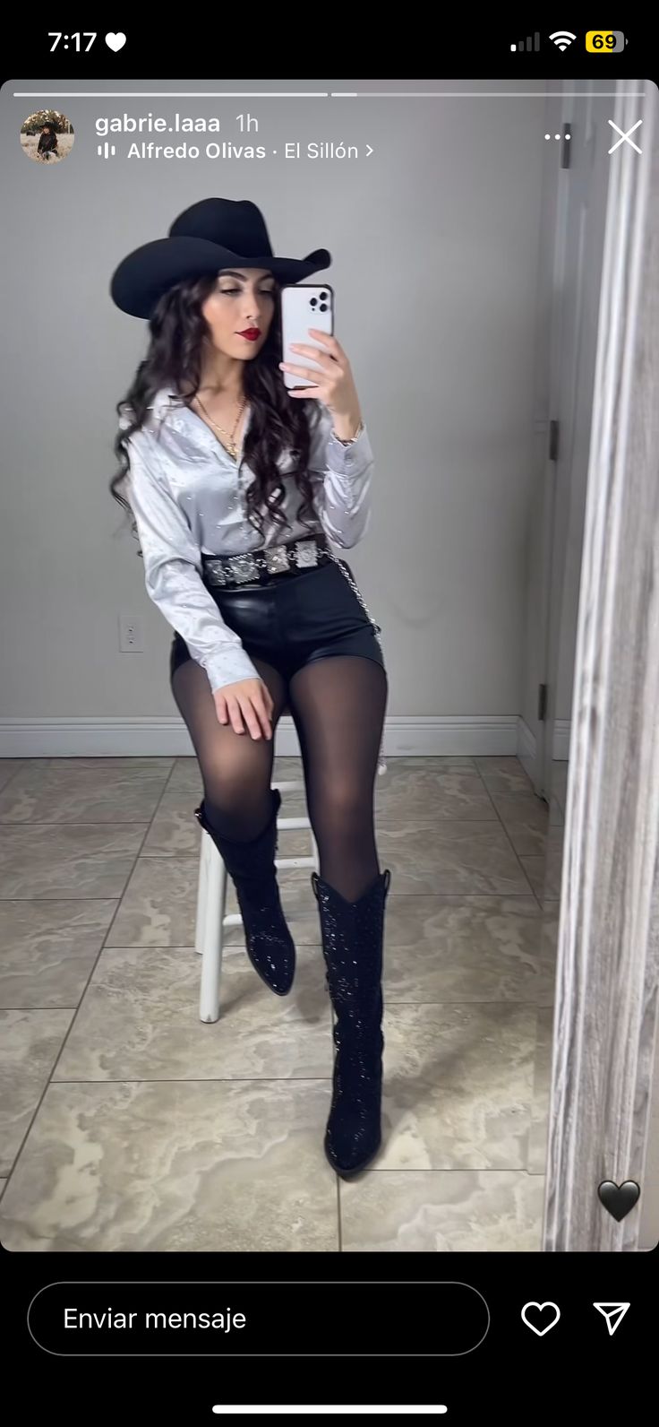 Cowgirl Aesthetic Outfit Party, Western Winter Dress Outfit Ideas, Vaquera Outfit With Skirt, Outfits For Rodeo Women, Womens Nfr Outfits, Classy Cowgirl Outfits Winter, Cowgirl Outfits Black Women Party, Vaquera Party Outfit, Black Jeans And Cowboy Boots Outfit