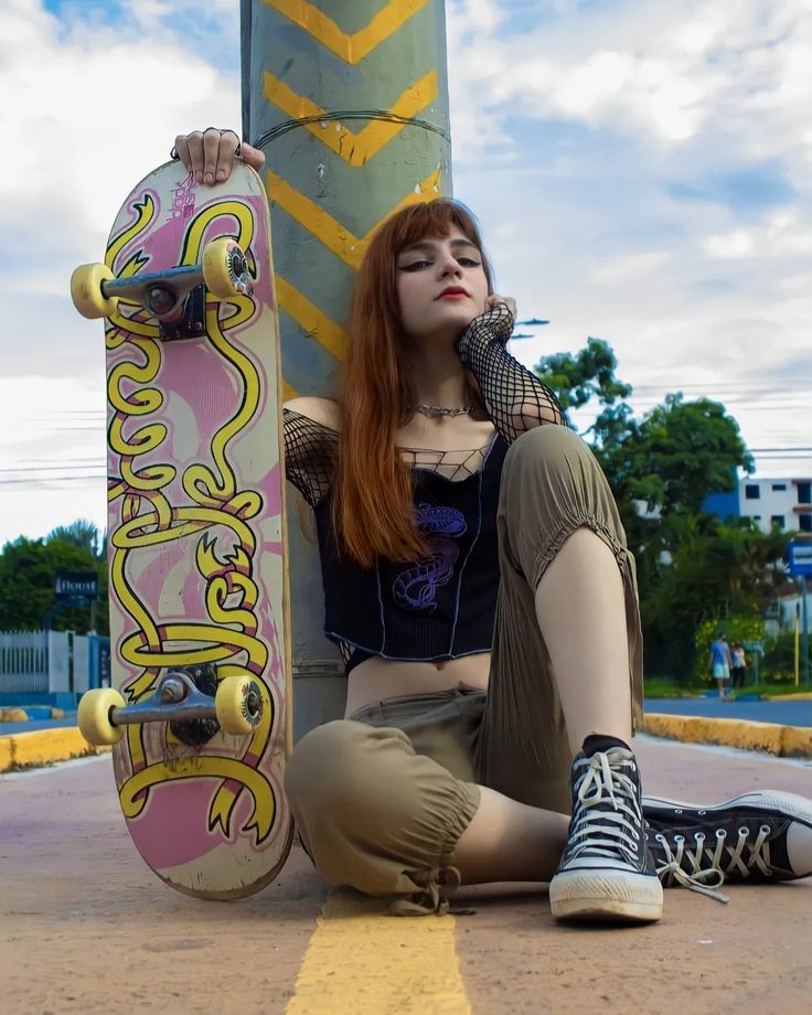 Dynamic Skateboard Pose, Skateboarder Pose, Posing With Skateboard, Skateboard Reference Pose, Skateboard Poses Reference, Skater Pose Reference, Skateboarding Poses Reference, Skating Pose Reference, Skateboarding Reference