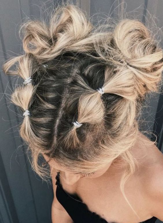 Festival Updos Short Hair, Cute Hairstyles All Hair Up, Edgy Updos For Medium Hair, Bubble Braids Into Space Buns, Bubble Space Buns, Sporty Space Buns, Rave Hair For Short Hair, Country Concert Updo Hairstyles, Rave Hair Space Buns