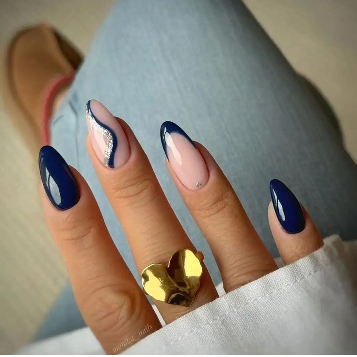 Navy Nails Design, Navy Blue Nail Designs, Paznokcie Hello Kitty, Blue Gel Nails, Navy Nails, Kutek Disney, Navy Blue Nails, Graduation Nails, Formal Nails