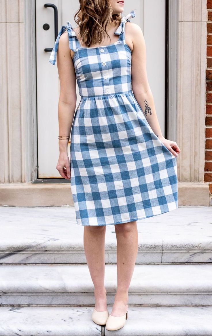 Checked Dress Outfit, Gingham Picnic, Fancy Gown, Checked Dress, Maxi Design, Blue Plaid Dress, Casual Frocks, Gown Blue, Fancy Frocks