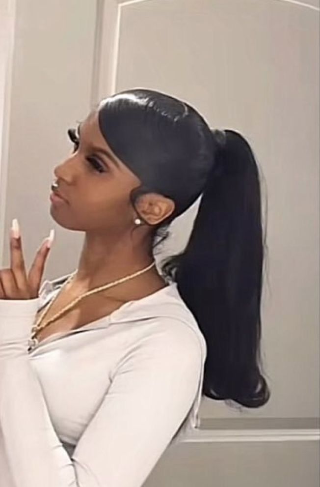 Long Lasting Black Hairstyles, Ponytail Inspo For Black Women, Sleek Weave Hairstyles, Updo Styles Black Women, Quick Styles With Weave, Barbie Ponytail With Swoop Bang, Ponytail Hairstyles Black, Cute Hair Styles Black Women, Quick Weaves Hair Styles