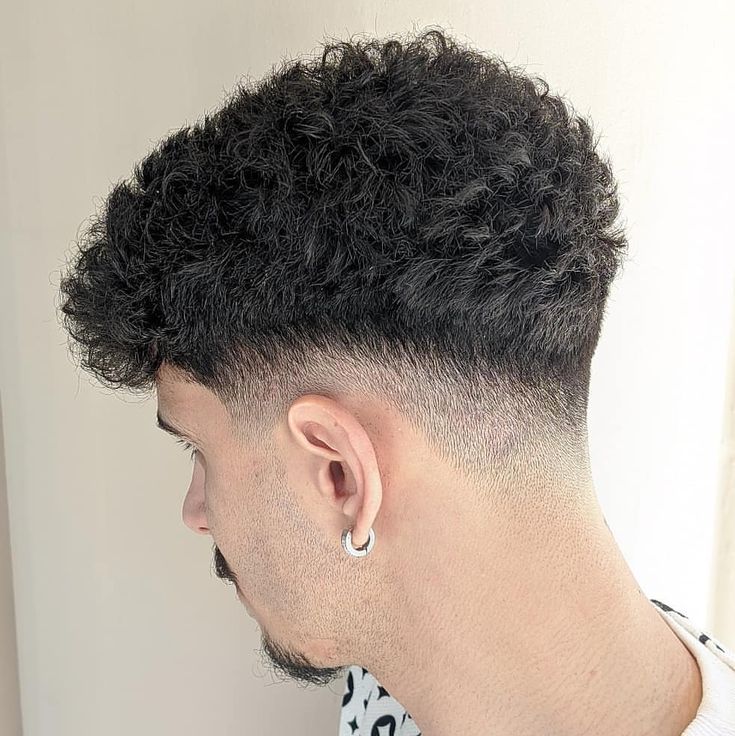 Midfade Curly Hair, Lowfade Taper Curly Hair, Lowfade Taper Straight Hair, Low Skin Fade Curly Hair, Taperfade Men Curly Hair, Midfade Hairstyle Men, Curly Top Fade, Low Fade Curly Hair, Men Short Hair Fade