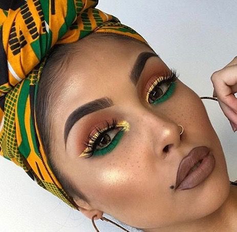 African Style Makeup, Carribean Makeup Look, Jamaican Makeup Look, African Inspired Makeup, Eyemakeup Creative Tutorial, Juneteenth Makeup Looks, Juneteenth Makeup, Cuban Makeup, Modern Eyeliner