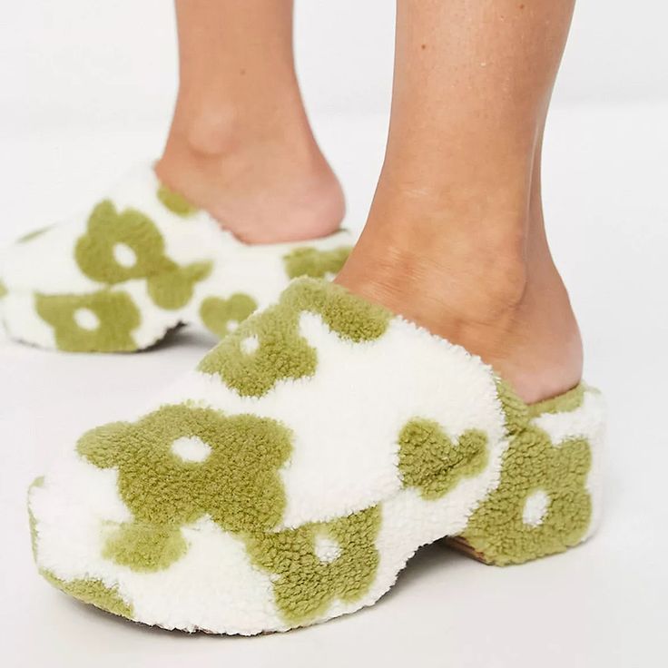 Handcrafted US sizing. Fits true to size. Heel Height: 3.15" / 80 mm approx Product measurements were taken using size 8. Please note that measurements may vary by size. Fur Mules, Platform Shoes Heels, Wedge Mules, Mid Heel Shoes, Platform Mules, Platform Heels Chunky, Green Flower, Mid Heel, Handmade Shoes