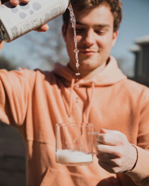 Men Drinking Beer Photography, Pub Social Media, Dew Photography, Icee Recipe, Beer Photography, Beer Photos, Dog Beer, Beer Ad, Instagram Men