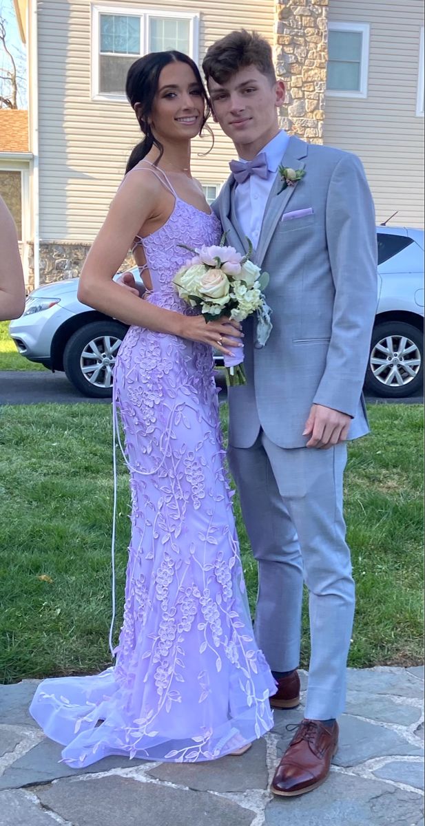 Prom Dresses 2023 Lavender, Lilac Prom Dresses Mermaid, 2023 Prom Dresses Purple, Prom Dresses 2023 Ideas Purple, Lilac Hoco Couple, Purple Mermaid Prom Dresses, Matching Prom Couples Purple, Purple Hoco Couple Outfits, Light Purple Hoco Couple