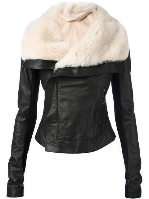 Real Sheep Fur Leather Jacket Luxury Women's Real Sheep Collar Leather Jacket Real Sheep fur Its super soft leather, luxurious design and superior craftsmanship will turn heads wherever you go! With its warm and cozy real sheep fur, this jacket will become your favorite winter accessory. 100% soft luxury sheep genuine leather Black color with ivory soft fluffy fur on shoulder Real sheep fur collar Handmade with top notch stitching Front Full Zipper Closure Front hand zipper pockets Inside comfor Atum Outfits, Black Biker Jacket, Collar Leather Jacket, Fur Leather Jacket, Winter Jackets Women, Looks Chic, Fall Jackets, Black Leather Jacket, Leather Jackets Women