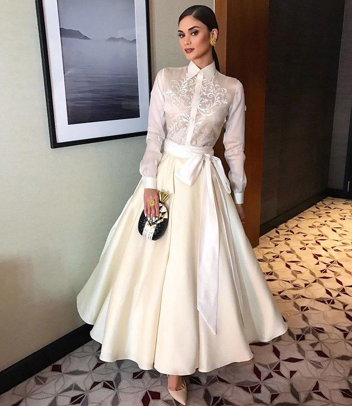 Modern Filipiniana Gown, Filipiniana Wedding Dress, Kim Wedding, Modern Filipiniana Dress, Filipiniana Wedding, Modern Filipiniana, Filipino Fashion, Barong Tagalog, Grad Outfits