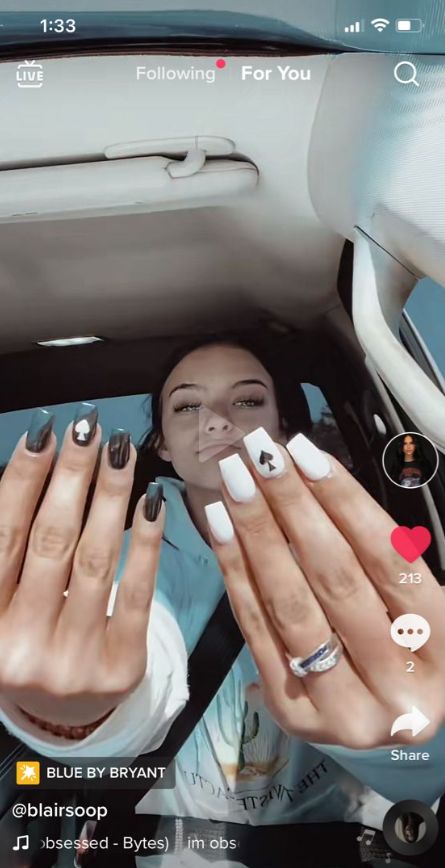 Punchy Western Nails Black And White Spade Nails Western Fake Nails, Short Nails Ideas Western, Aesthetic Western Nails, Western Piercing Ideas, Western Nails Aztec, Cute Acrylic Nails Western, Western Black And White Nails, Black Western Nail Designs, Western Spade Nails