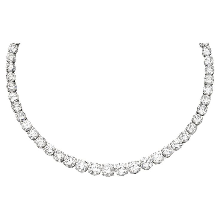 White Gold Karat 14K Four-prong setting riviera tennis necklace Graduated tennis necklace with round diamonds four-prong set. Necklace Stones, Diamond Tattoos, Diamond Mangalsutra, Diamond Pendant Sets, Diamond Tennis Necklace, Diamond Necklace Set, Von Dutch, Expensive Jewelry, Tennis Necklace