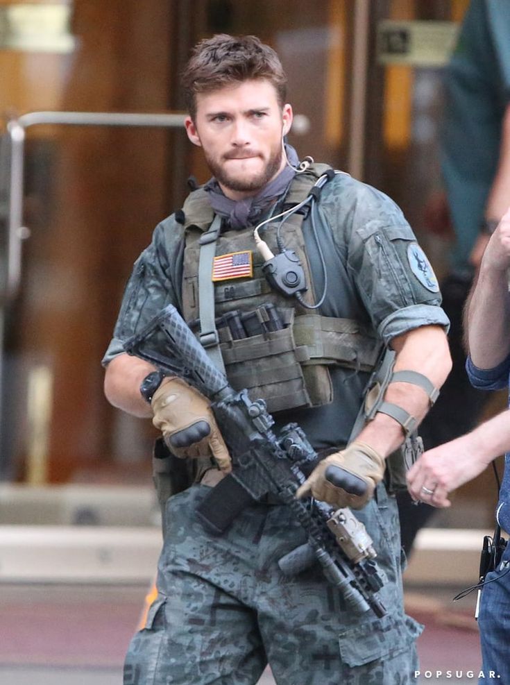 Clint And Scott Eastwood, Scott Eastwood, Star Track, Pahlawan Marvel, Army Men, Military Gear, Tough Guy, Men In Uniform, Military Men