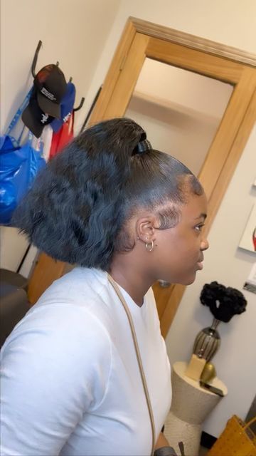 Cute Short Ponytail Hairstyles, Short Puffy Ponytail Weave, Sleek Puffy Ponytail Weave, Wavy Sleek Ponytail Weave, Wavy Sleek Ponytail, Ponytail Inspo Black, Ponytail Wavy, Styles Ponytail, Short Hair Ponytail