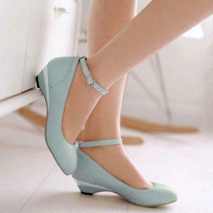 Light Blue Round Toe Heels, Princess Look, Womens Mary Janes, Round Toe Shoes, Skirt Maxi, Low Heel Shoes, Wedding Heels, Prom Shoes, Mary Jane Heels