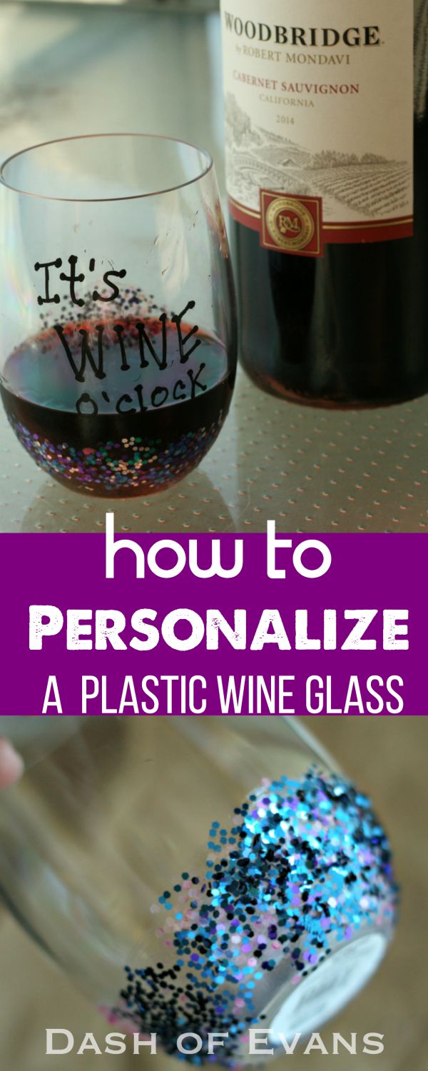 Msg 4 21+ How to personalize a plastic wine glass for parties! via @DashOfEvans #ad #VinoBlockParty Prom Glasses Ideas, Stemless Wine Glasses Diy, Personalized Wine Glasses Diy, Wine Glass Gifts Ideas, Plastic Wine Cups, Wine Glass Sayings, Fun Wine Glasses, Wine Glass Decor, Glitter Wine Glasses