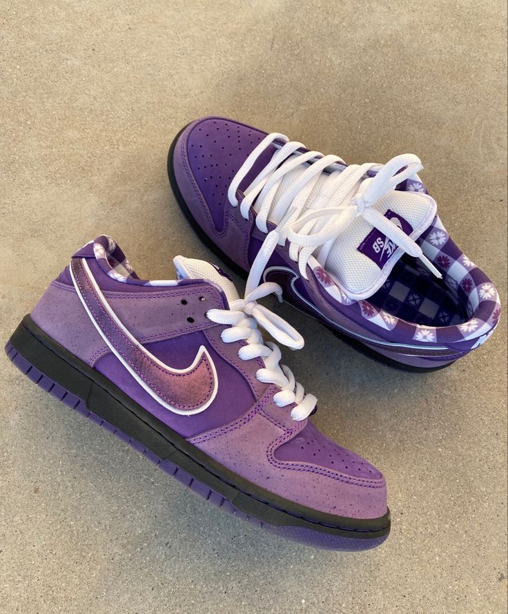 Purple Lobster Sb Outfit, Dunks Purple, Purple Dunks, Sb Outfits, Nike Dunk Shoes, Nba Sneakers, Purple Lobster, Dunk Shoes, Branded Shoes