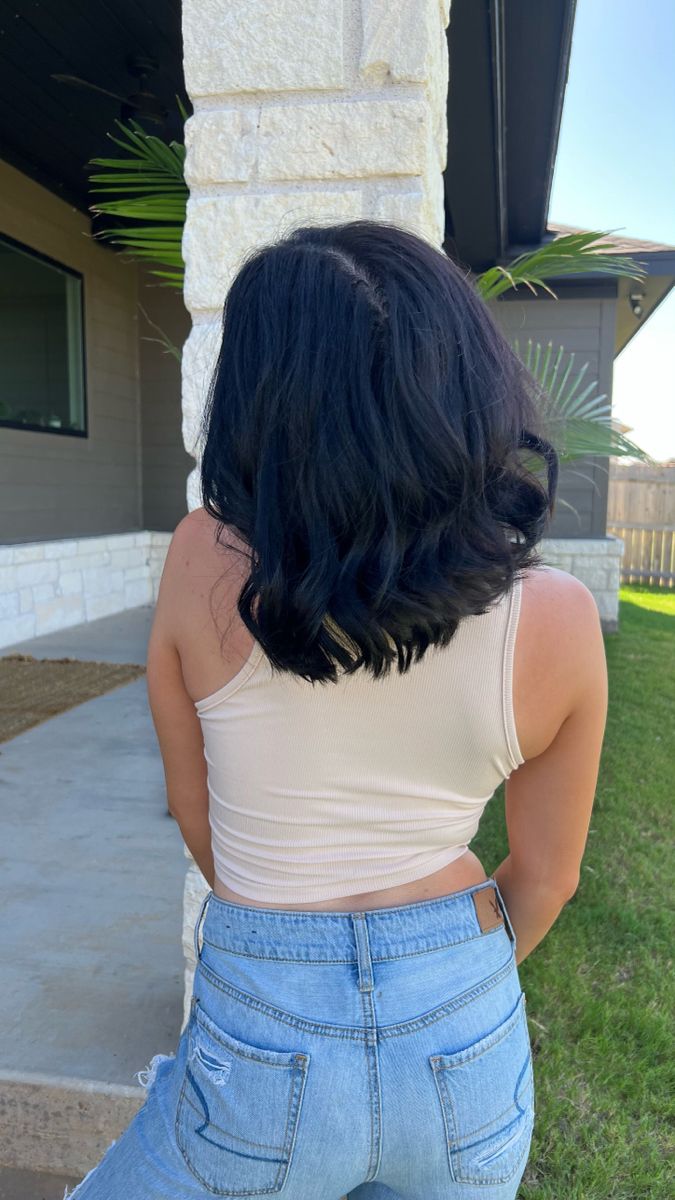 Collarbone Length Hair Black, Black Lob Haircut, Short Dark Hair Women, Short Haircut Black Hair, Short Layered Black Hair, Jet Black Hair Short, Short Black Hair With Layers, Black Hair Inspo Short, Short Jet Black Hair