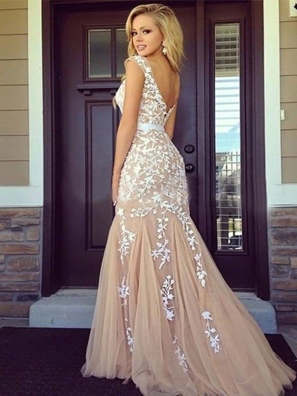 Sheath/Column Sleeveless Bateau Tulle Applique Floor-Length Dresses - Prom Dresses Prom Dress Long Elegant, Dress Long Elegant, White Prom Dress Long, White Prom, Prom Dress Long, Inverted Triangle, White Prom Dress, Grad Dresses, Lace Evening Dresses