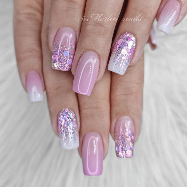 Pink Ombre Nails Glitter, Sparkle Nail Designs, Pink Wedding Nails, Top Student, Multicolored Nails, Glitter Accent Nails, Confetti Nails, Milky Nails, Pink Glitter Nails