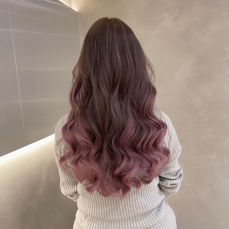 Brown Hair With Pink Highlights, Emo Hair Color, Dusty Rose Hair, Brown And Pink Hair, Light Purple Hair, Korean Hair Color, Peekaboo Hair, Hair Color Options, Hair Streaks