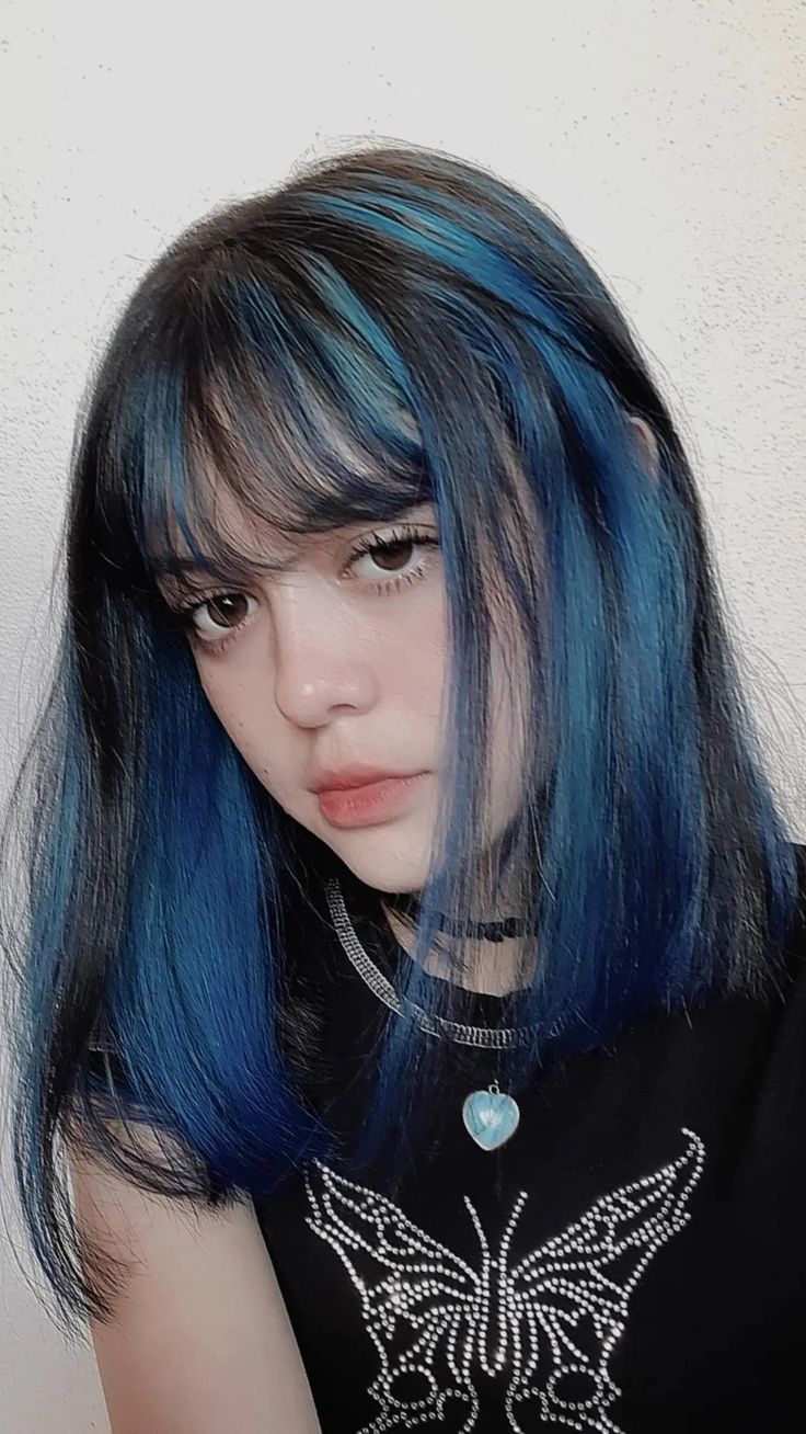 Red Hair Streaks, Underdye Hair, Short Bleached Hair, Blue Hair Highlights, Hidden Hair Color, Dyed Hair Blue, Hair Color Underneath, Hair Streaks, Dyed Hair Inspiration