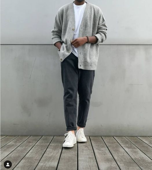 Mens Veja Sneakers Outfit, Cream Sweater Outfits Men, Gray Sweater Outfit Men, Grey Crewneck Outfit Men, Cardigan Men Outfit, Japanese Winter Fashion, Sweater Outfits Men, Man Outfit, Trendy Outfit Ideas