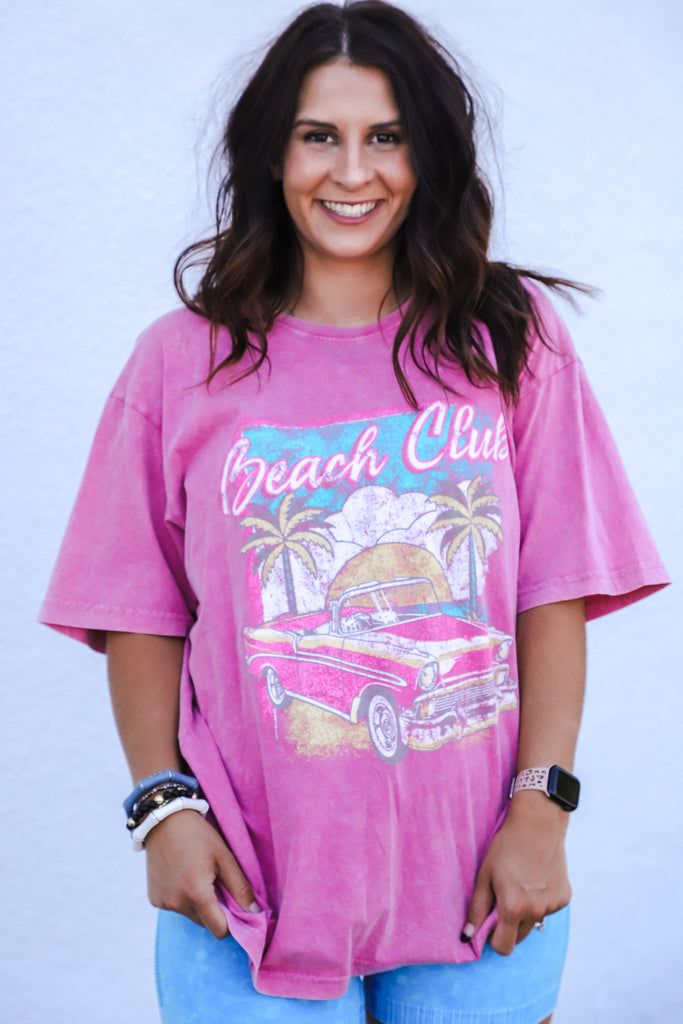 Beach Club Graphic Tee Headshot Photography Poses, Baddie Birthday, Pink Graphic Tee, Tops For Spring, Xmas Outfits, School Clothes, Pink Beach, Headshot Photography, Birthday List