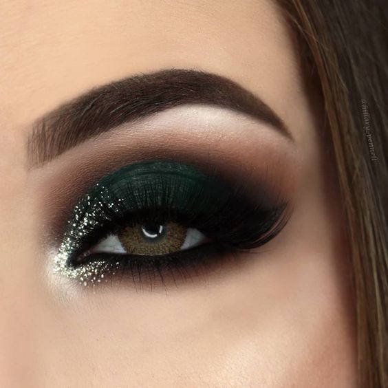 Maquillaje Smokey Eyes, Smokey Eyes Tutorial, Smokey Eyes Makeup, Make Up Diy, Smokey Eye Easy, Green Smokey Eye, Natural Smokey Eye, Dark Eye Makeup, Makeup Smokey