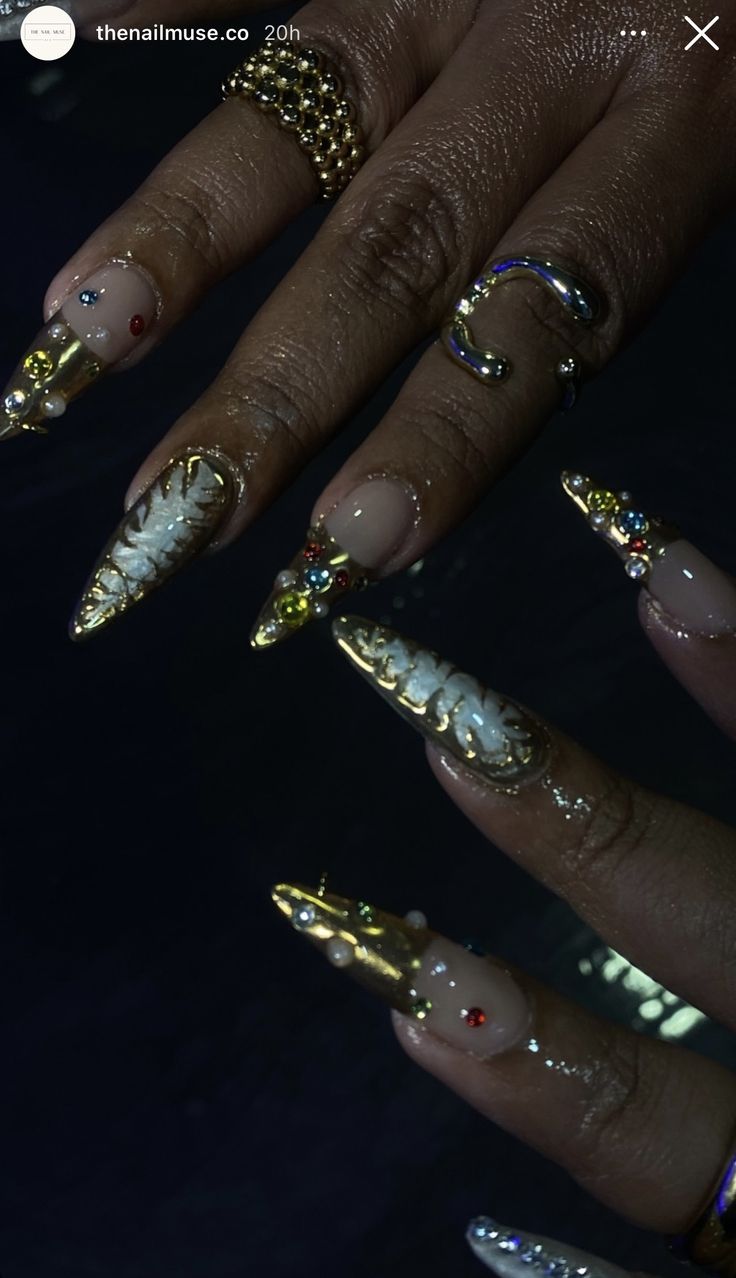 Scorpio Nails Aesthetic, Capricorn Nail Ideas, Virgo Nail Ideas, Scorpion Nails Designs, Rhianna Nails, Scorpio Nails Acrylic, Leo Inspired Nails, Scorpio Nail Ideas, Saturn Nails