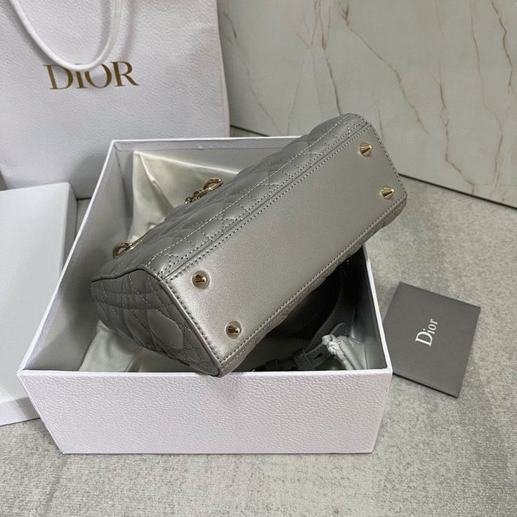 Charm - Dir Bags - 377 A+ Excellent Quality; Contact us if you've any questions in your mind. Stylish Handbags, Evening Clutch Bag, Cute Bag, New Handbags, Dior Bag, Evening Bags, Mini Bag, Fashion Statement, Contact Us