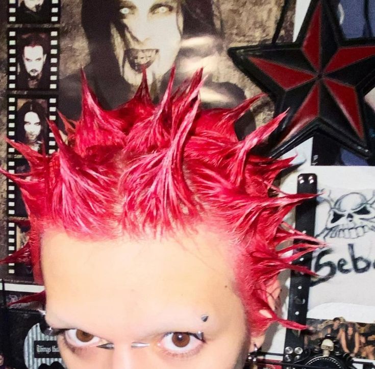 Spikey Hair Aesthetic, Y2k Mens Hairstyles, 2000s Punk Hair Men, Punk Spikes Hair Short, Hair Spikes Punk, Punk Spiky Hair, Short Spikey Hair Men, Red Hair Punk Guy, Spikey Punk Hair