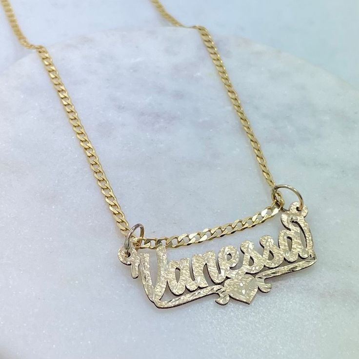 14k Gold Nameplate Solid 14K Gold Personalized Heart Name - Etsy Gold Name Plate Necklace 90s, Name Necklace Mexican, Gold Jewelry Name Necklace, Chains With Names Gold, Name Plate Jewelry, Name Necklace Gold Mexican, Quinceanera Necklace Gold, Name Plate Necklace Gold, Mexican Name Necklace