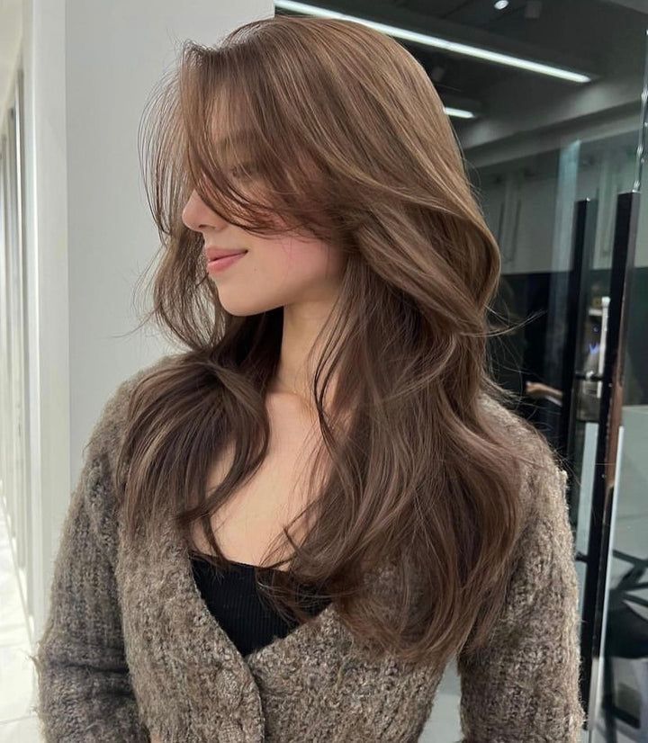 Chest Length Hair With Layers And Curtain Bangs, Pelo Aesthetic, Coffee Hair Color, Haircut Layers, How To Have Style, Hair Color Asian, Coffee Hair, Haircut Inspo, Korean Hair Color