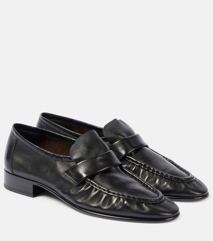 Leather loafers in black - The Row | Mytheresa Loafers Trend, Classic Loafers, Shoe Trend, Black Leather Mules, Classic White Shirt, Flat Shoe, Black Leather Loafers, Loafers Style, Dec 25