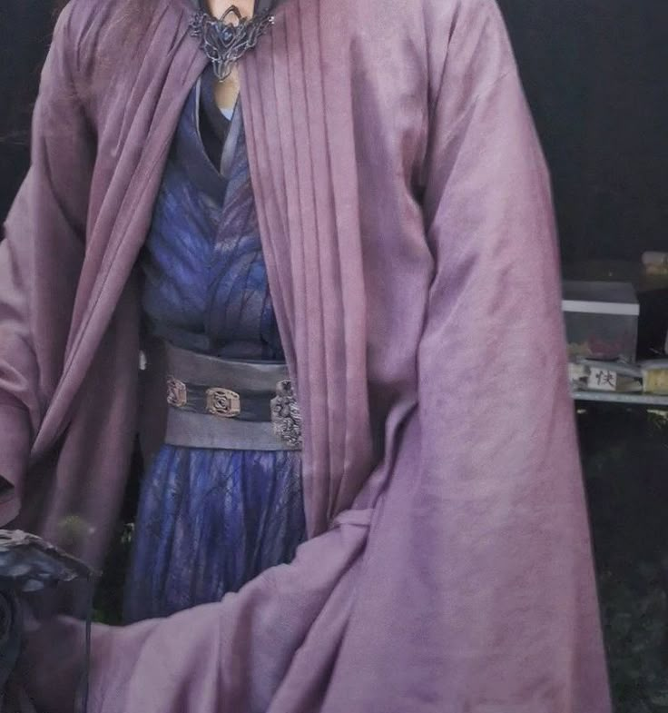 Purple Bard Aesthetic, Dnd Sorcerer Outfit, Dnd Bard Aesthetic, Purple Medieval Dress, Sorcerer Outfit, Mage Clothing, Sorcerer Aesthetic, Empire Larp, Purple Wizard