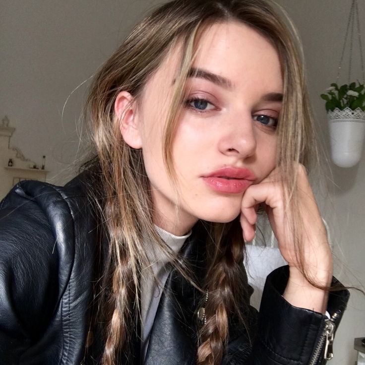 @beccathedrunk Career Girl Daily, Site Model, No Rain, Face Hair, All Things Beauty, Beautiful Makeup, Beauty Inspiration, Pretty Face, Skin Makeup