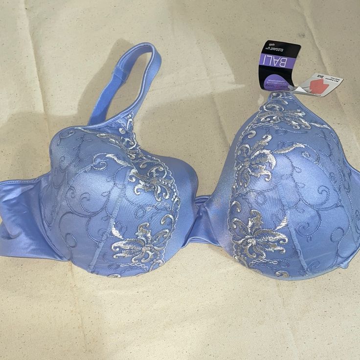 Size 40d Not Worn, Nwt Blue Full Coverage Bra With Medium Support, Blue Full Coverage Bra With Medium Bust Support, Fitted Blue Bra With Medium Bust Support, Elegant Blue Bra For Spring, Elegant Blue Spring Bra, Fitted Padded Blue Bra, Purple Fitted Bra For Spring, Spring Blue Push-up Bra, Elegant Purple Bra For Spring