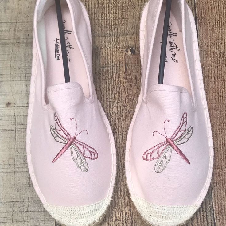 Nwt Woman’s Escape Espadrilles By Walk With Me. Great Brand And Quality. This Item Is New With Tags. Color Blush Size 6.5w Details & Fit Memory Foam Cushioned Footbeds Runs Large, If Between Sizes We Recommend Sizing Down ¾" Fun Embroidered Summer Motifs Elevate The Look Of These “Escape” Espadrilles By Walk With Me. Imported. Luxury Slip-on Espadrilles For Women, Spring Slip-on Adjustable Espadrilles, Luxury Women's Slip-on Espadrilles, Spring Embroidered Slip-on Espadrilles, Red Slip-on Espadrilles With Woven Sole, Coldwater Creek, Memory Foam, Espadrilles, Walking