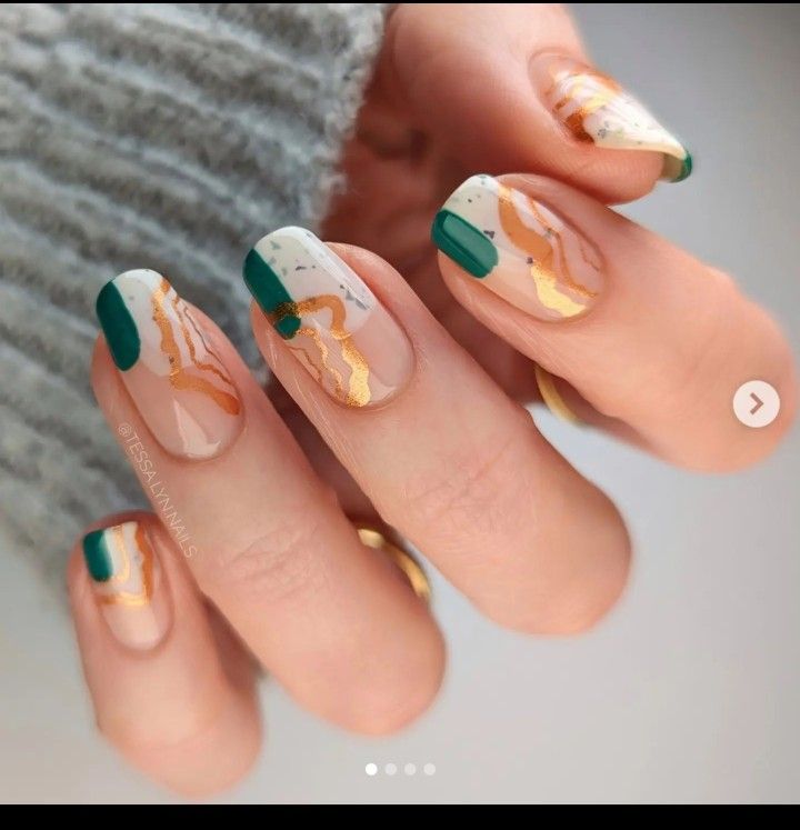 Fall Almond Nails Ideas, Abstract Nail Art Designs, Almond Nails Ideas, Fall Almond Nails, Abstract Nail, Fake Nails Designs, Spring Nail Trends, Abstract Nail Art, Green Nail Designs