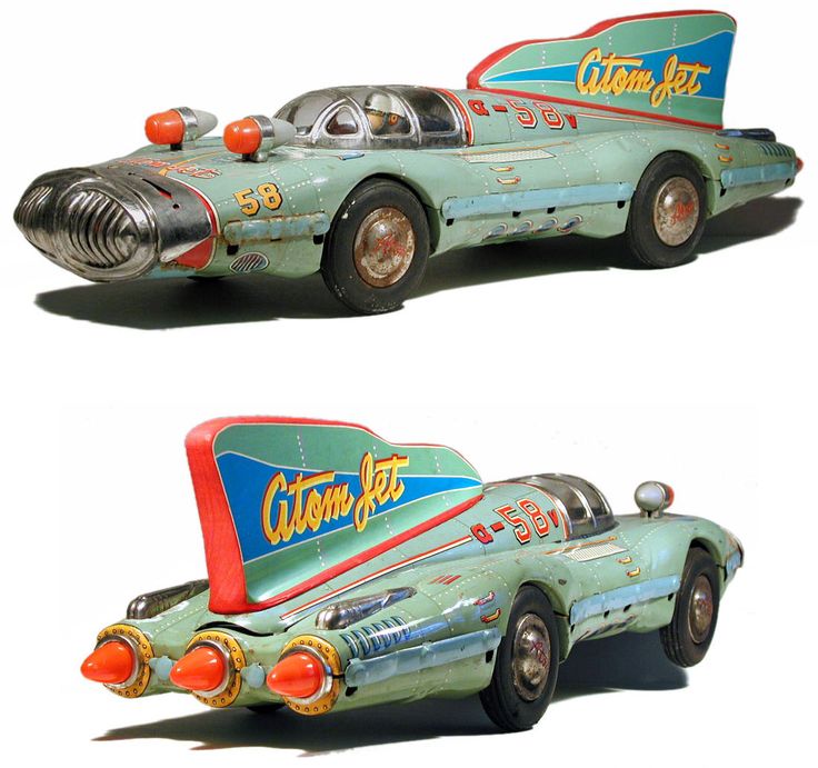 an old model car is shown in two different angles, with the top painted green and the bottom painted red