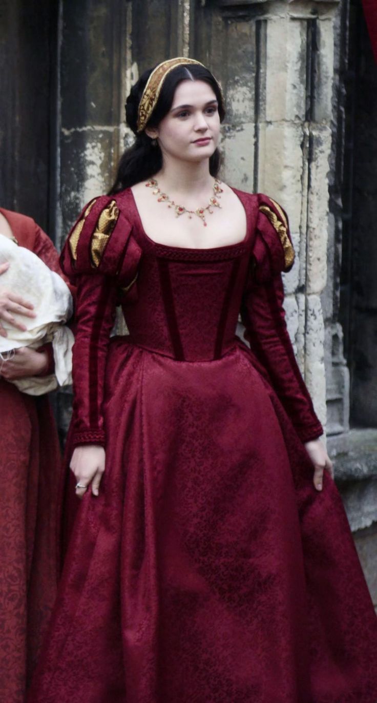 Tudor Costume Tudor costumes, Renaissance fashion, Elizabethan costume Spanish Rennaisance Fashion, Queen Outfits Aesthetic, Period Costumes Women, Tudor Period Fashion, Tudor Fashion Women Dresses, Tudor Period Dress, The Spanish Princess Dresses, Tudor Era Fashion, The Tudors Dresses