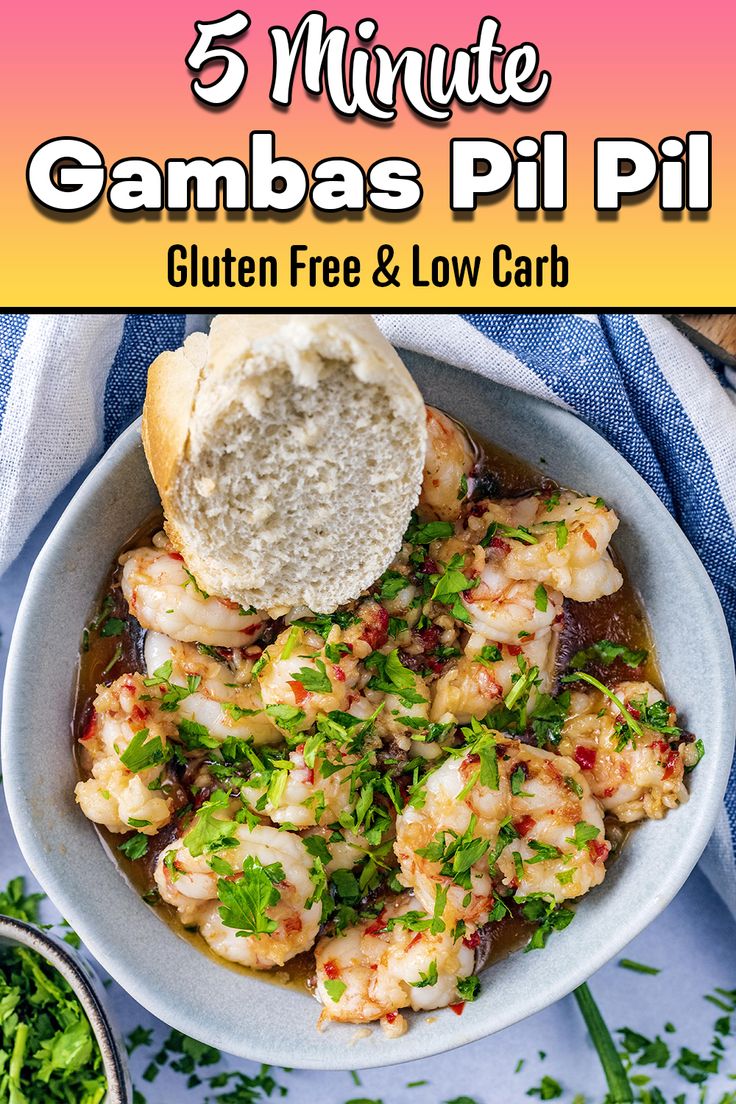 A bowl of gambas pil pil with a text title overlay. Quick Tacos, Tapas Table, Easy Prawn Recipes, Low Carb Egg Recipes, Spanish Dish, Traditional Spanish Dishes, Tapas Dinner, Low Carb Lunch Ideas, Prawn Dishes