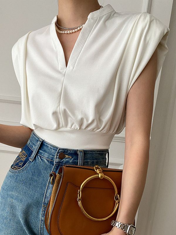 SkuCY-!157997Material30%-50% Polyester , >70%Cotton StyleLoose , Sleeveless FeatureShoulder Pad , Pleated , Solid Color NecklineV-neck OccasionStylish Selection , Leisure Fashion SeasonsSpring , Summer TypeT-Shirts Tops ColorWHITE,BLACKSizeS,M,L Size is smaller than normal. Please consult the size chart we provide for this item's measurements to help you decide which size to buy.Please note: There may be 1-3cm differ due to manual measurement.CMINCHBustWaistTop LengthS886444M926845L967246 Fits Clothes, Fashion Seasons, Fashion Pattern, Looks Style, Cardigan Tops, Vest Top, Crop Shirt, Look Fashion, T Shirt Top