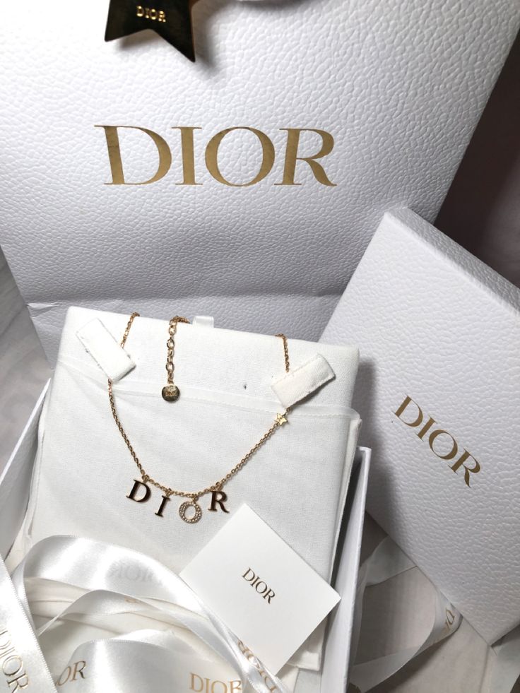 Christian Dior Necklace Dior Neackles, Gold Jwellary Aesthetic, Dior Revolution Necklace, Dior Jwellary, Dior Necklace Aesthetic, Dior Necklace Silver, Dior Jewelry Aesthetic, Dior Necklace Gold, Jewelry Collection Aesthetic