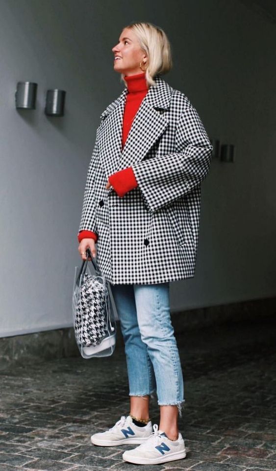 Winter Rainy Day Outfit, 15 Outfits, Checkered Blazer, Fall Fashion Coats, Bleached Jeans, 2024 Style, Balance Sneakers, Looks Street Style, Aesthetic Style